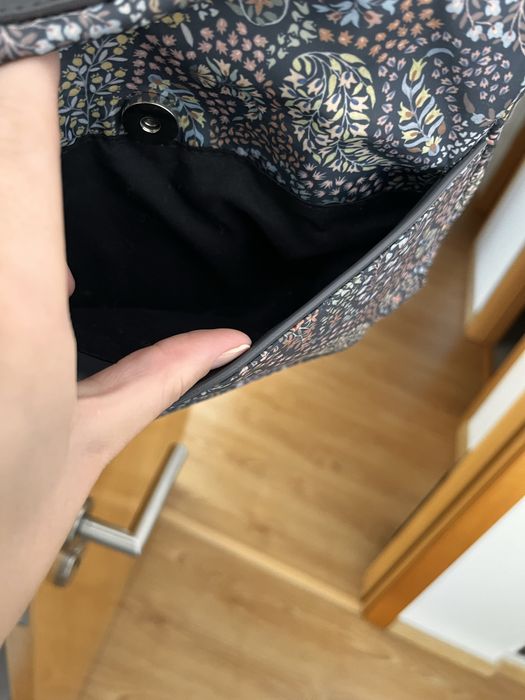 Mala tiracolo com bolso exterior