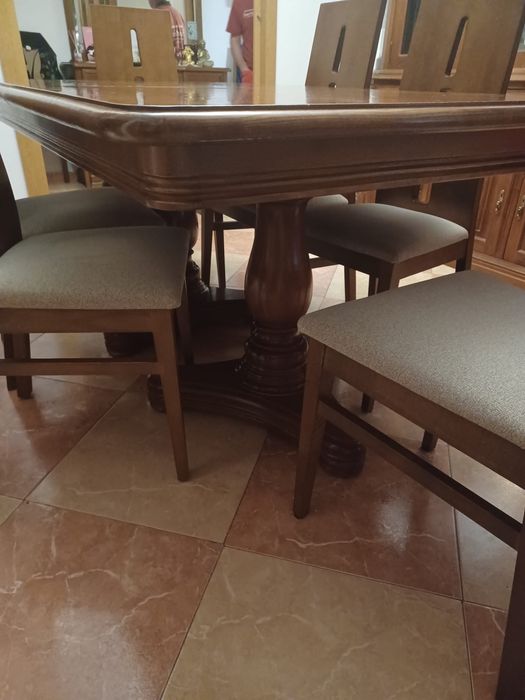 Vendo mesa com 6 cadeiras etc