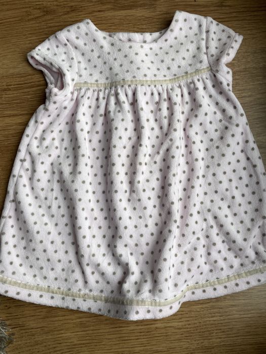 Sukienka w kropeczki