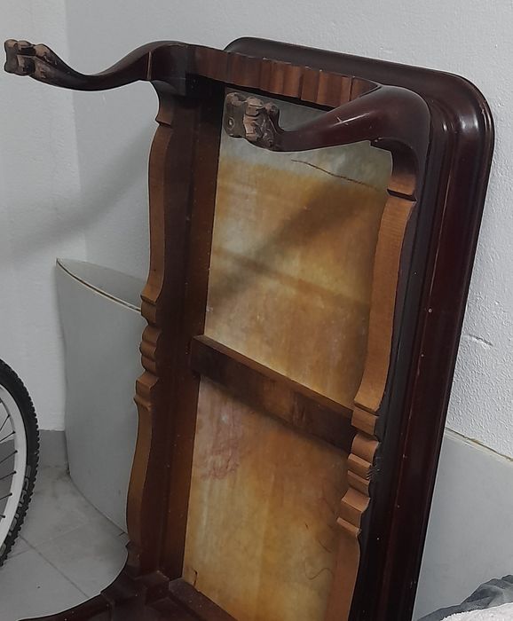 Mesa de centro de estilo com mármore