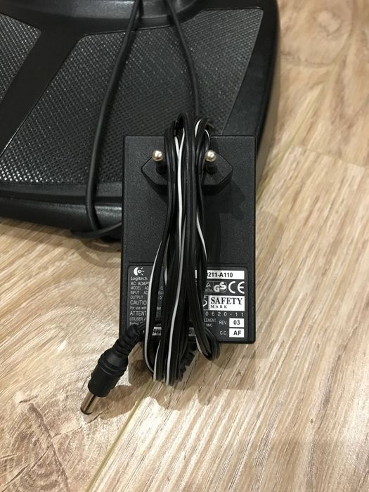 Продам руль logitech momo