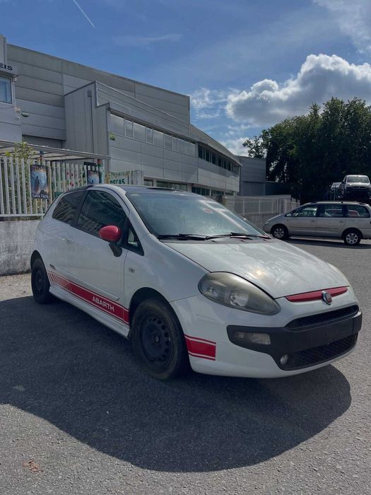 Fiat Grande Punto Evo 2012 para peças