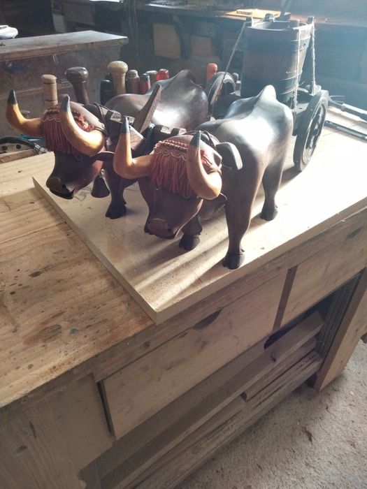 Carro de bois em madeira