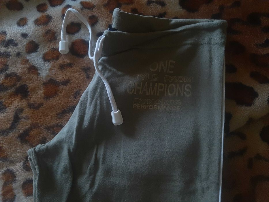 Костюм спортивний