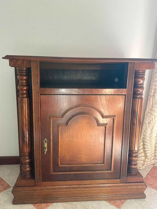 Móvel de sala com mini bar
