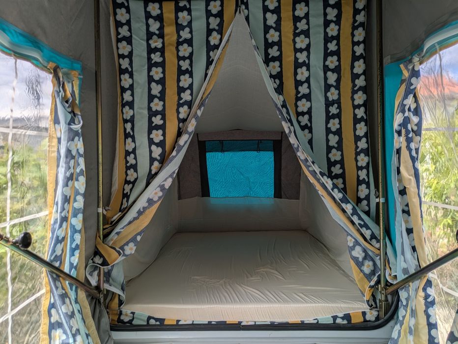 Tenda com atrelado