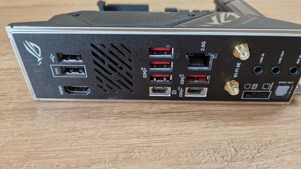 Płyta główna Mini ITX Asus ROG STRIX B650E-I GAMING WIFI nr. 490576