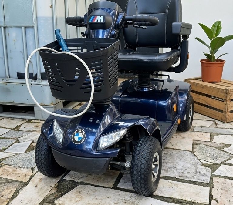 Scooter Mobilidade Invacare Leo "BMW M" | Baterias Excelentes + Carregador