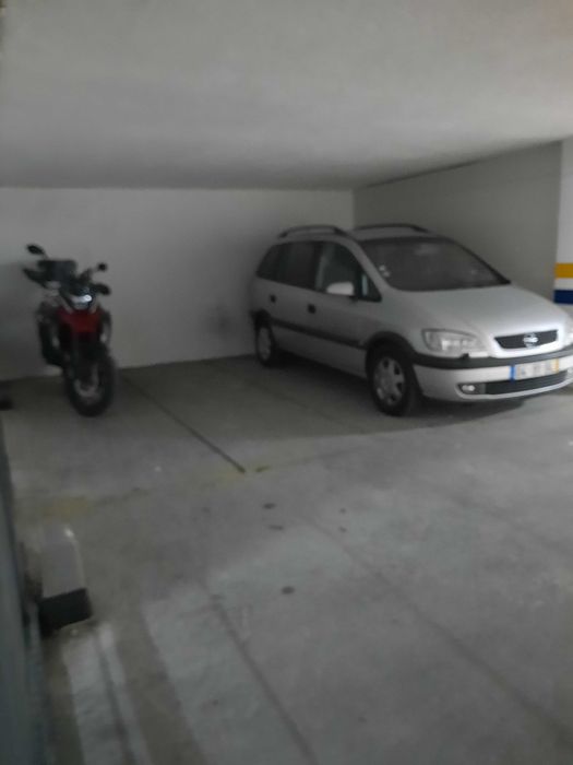 Estacionamento para mota ou carro, em Setúbal