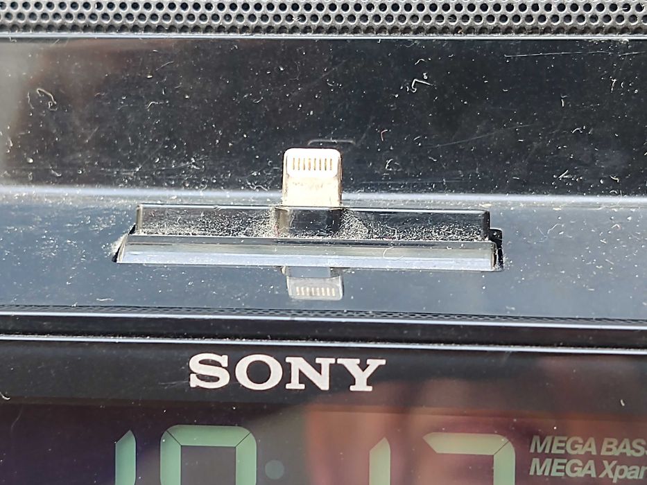 "Sony" stacja do iPhona, iPoda z radiem