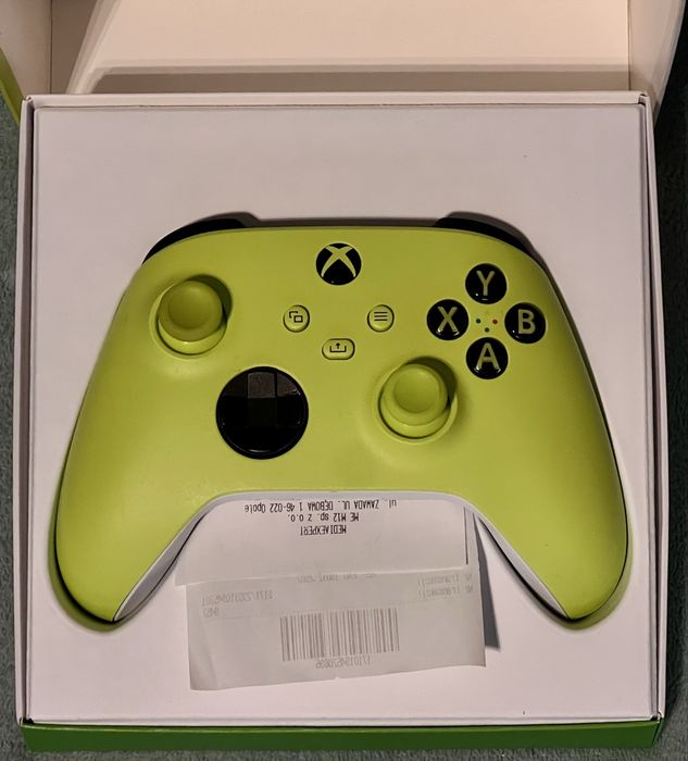 Xbox Series S 512 GB + 2 ORYGINALNE PADY + pudełko – stan idealny