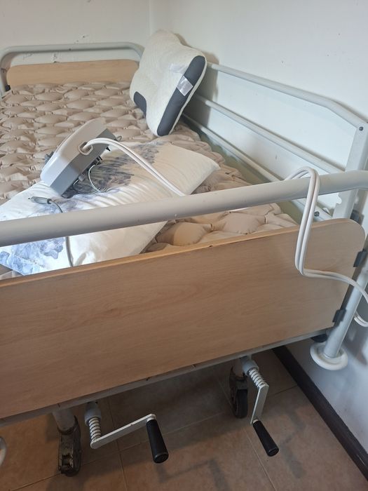 Cama articulada manivela manual