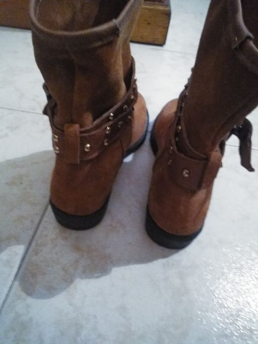 Botas novas tamanho 37
