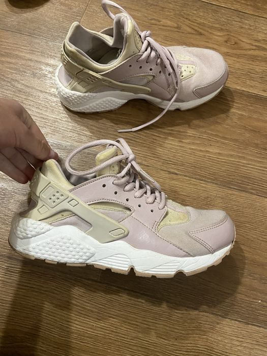 Кросівки жіночі Nike Air Huarache