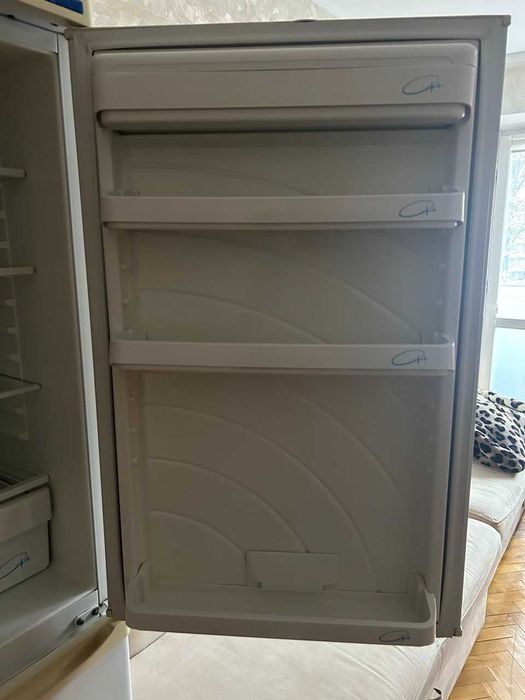 Надійний Двокамерний Холодильник POZIS (Морозилка Знизу)