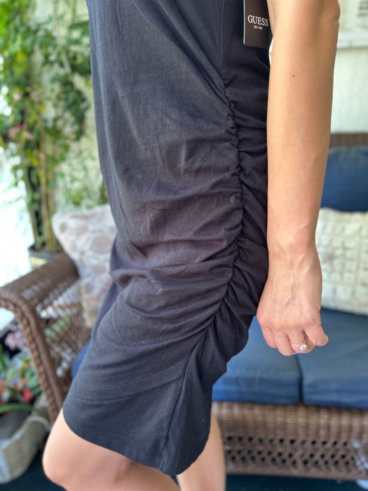 Guess sukienka we wzor roz L