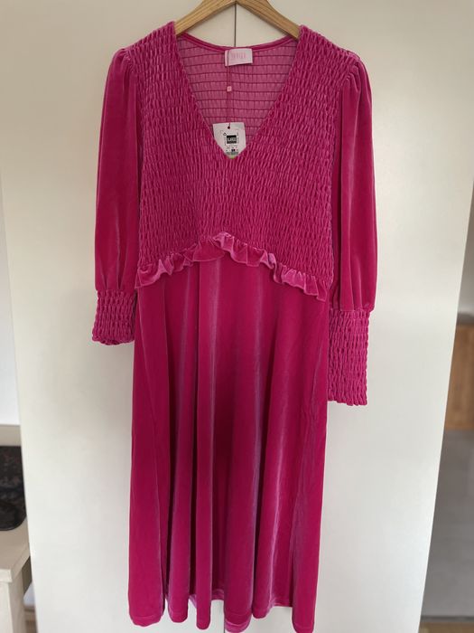 sukienka na sylwestra pink plussize rozmiar 44/46