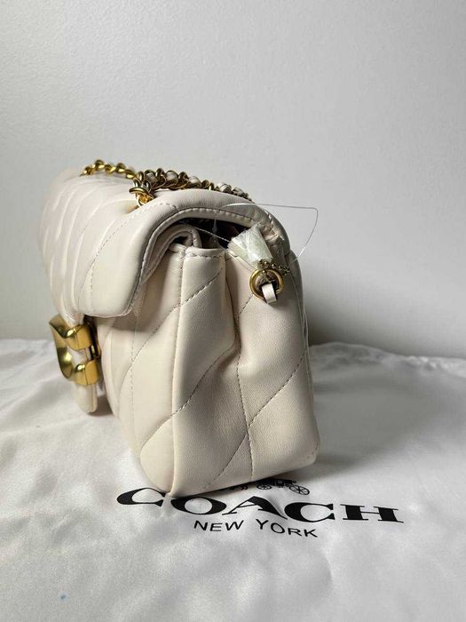 Сумка Coach Tabby 26 белая