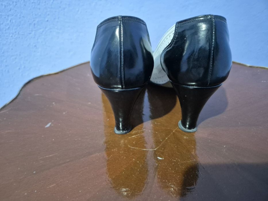 Sapatos em pele N 35