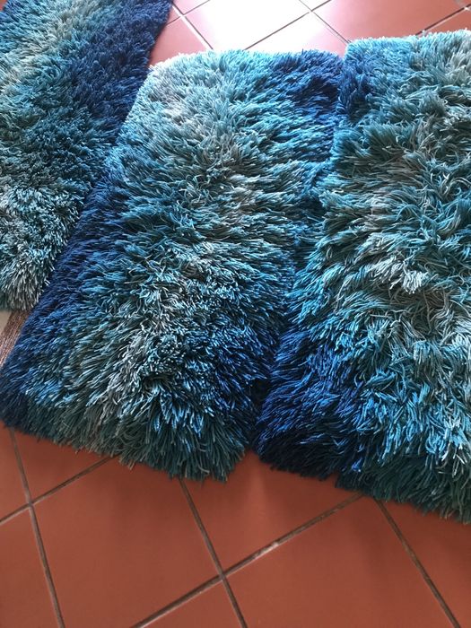 3 Tapetes de lã  (1,5 x 0,8m) e 2 de (1,2 x0,7)
