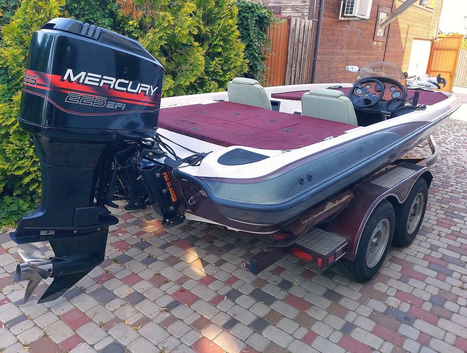 Лодка Triton TR21 + Лафет + Mercury 225 EFI Америка човен