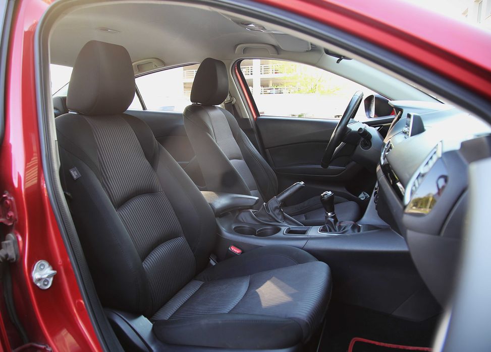 продам автомобіль Mazda 3