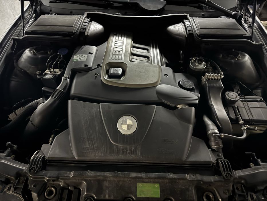 BMW e39 520d  bem estimada