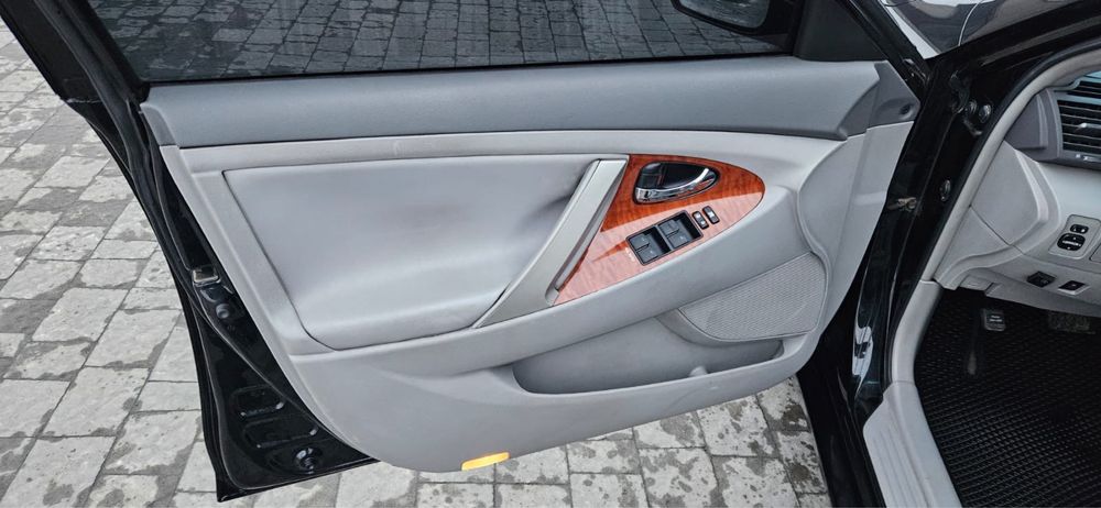 Toyota Camry XLE 2011