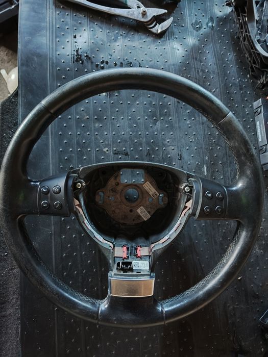 Kierownica wielofunkcyjna volkswagen golf 5 bora passat