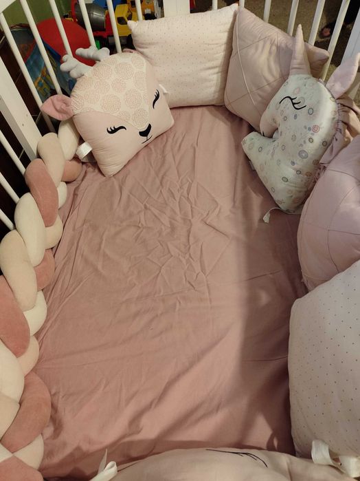 Продам бортики до ліжечка для дівчинки