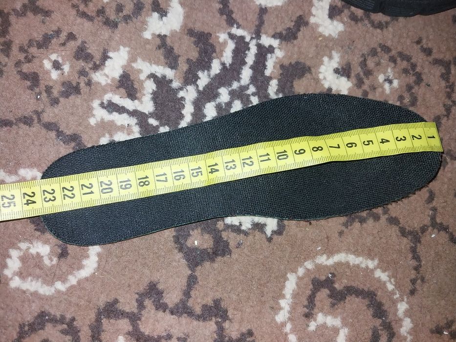 Кросівки 36.   .