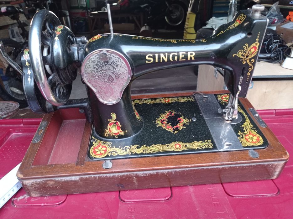 Stara maszyna do szycia Singer