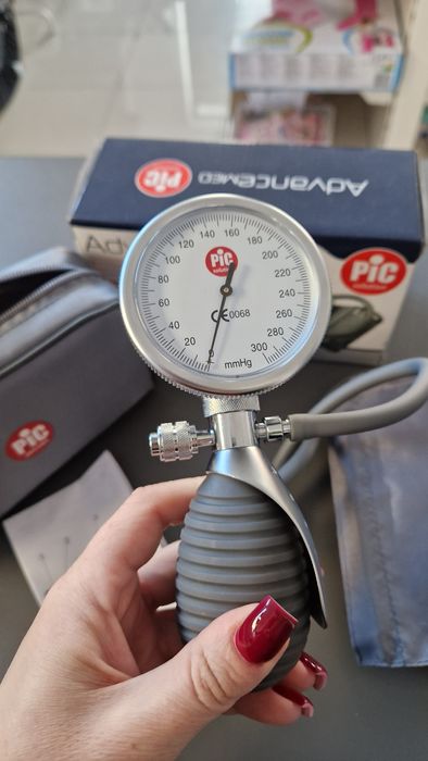 Ciśnieniomierz zegarowy PiC