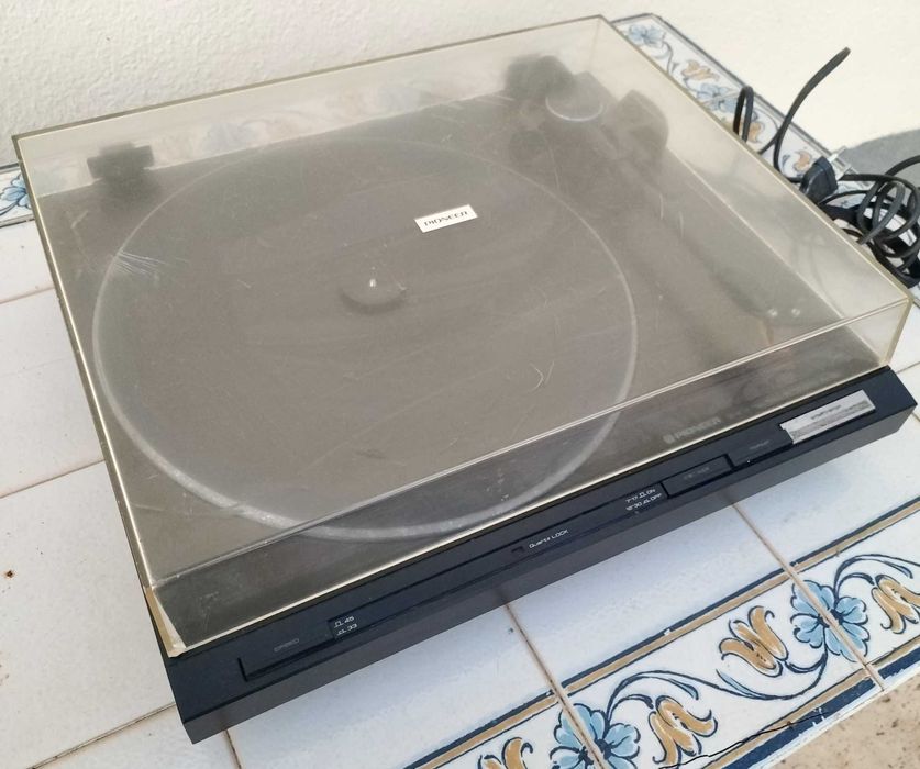 Leitor de vinil Pioneer PL-930