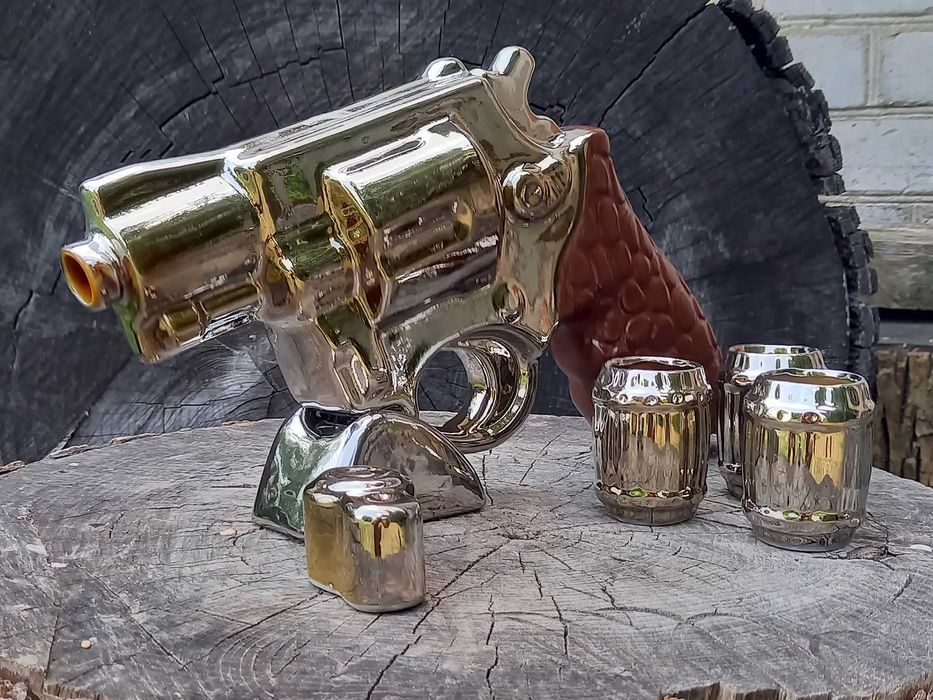 Подарочный набор Револьвер на подставке для мужчины, парня, друга