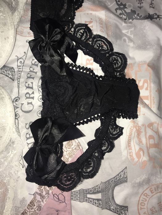 Білизна: стрінги труси чорні та бюстгалтер білий зі стразами все б/у