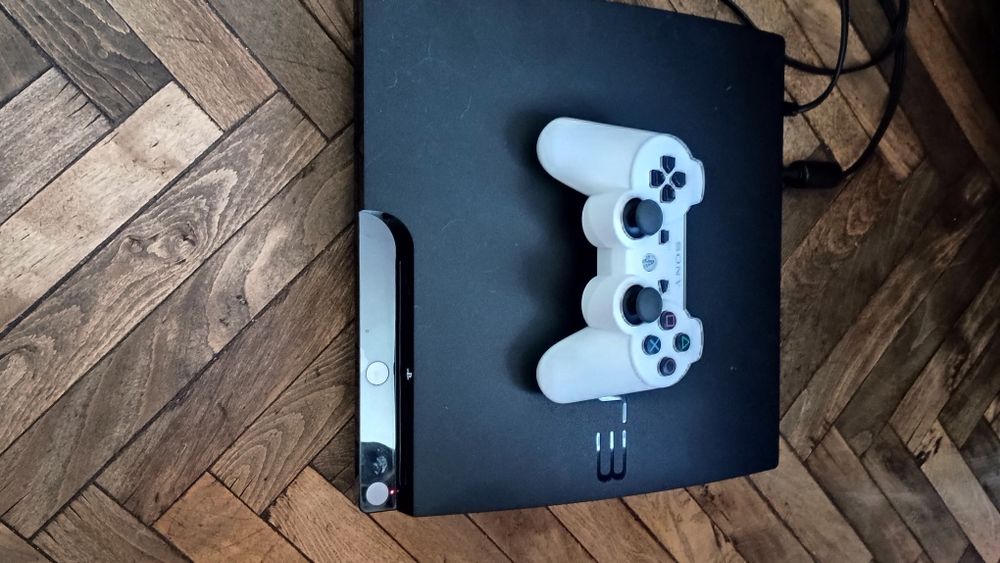 Продаю Sony playstation 3 slim 260gb