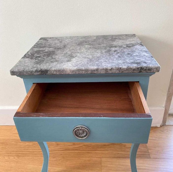 2 Mesinhas de cabeceira em madeira maciça recuperadas