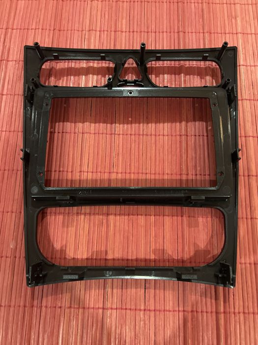 Moldura radio Mercedes CLASSE C W203 NOVO