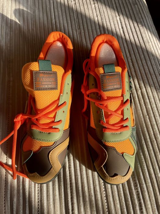 Sneakersy pomaranczowe rozmiar 42 nowe