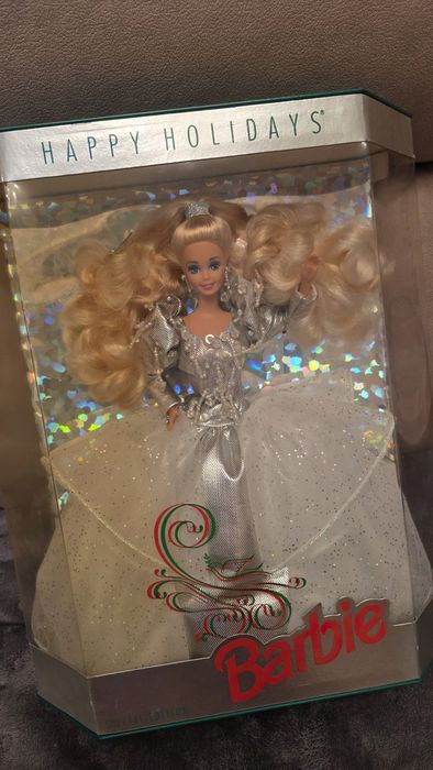 Вінтажна лялька Barbie Happy Holidays 1992