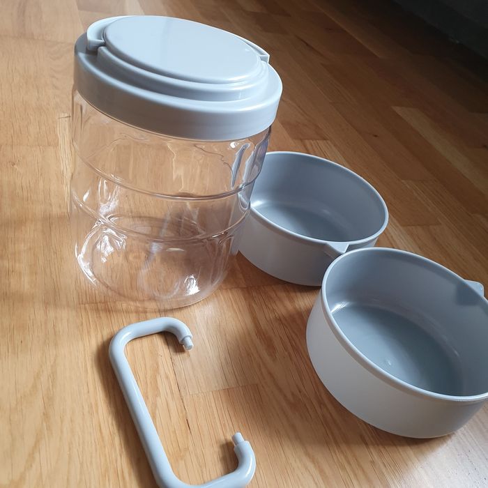 Zestaw podróżny na karmę dla psa z miskami