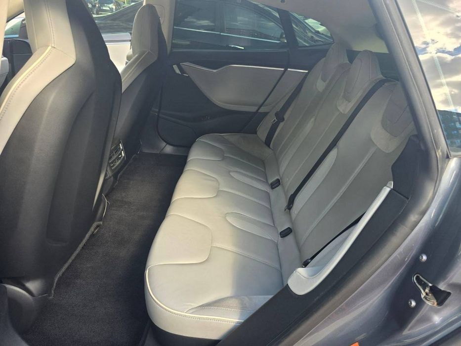Електрокар  Tesla Model S