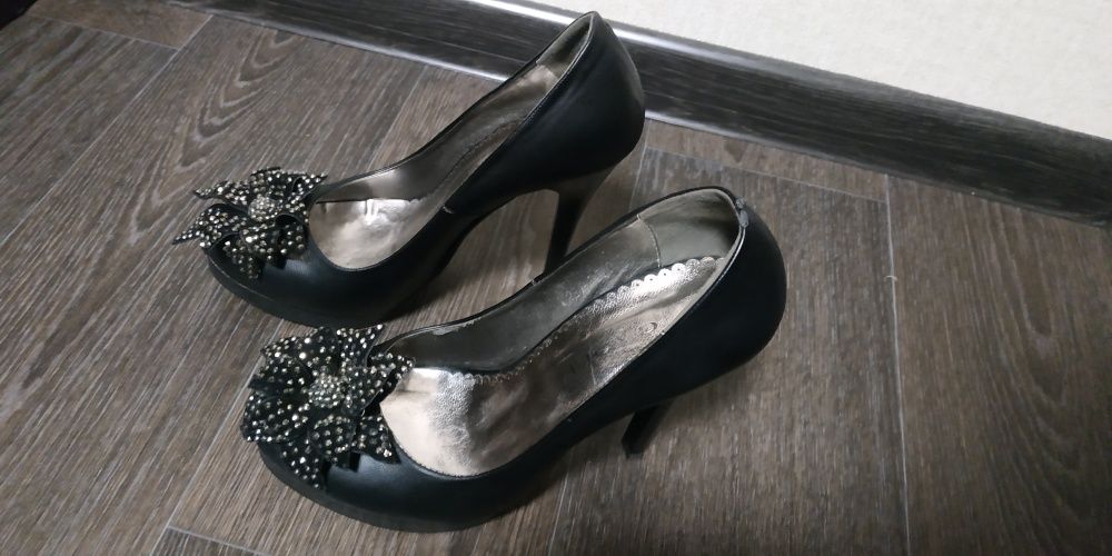 Женские туфли на каблуке