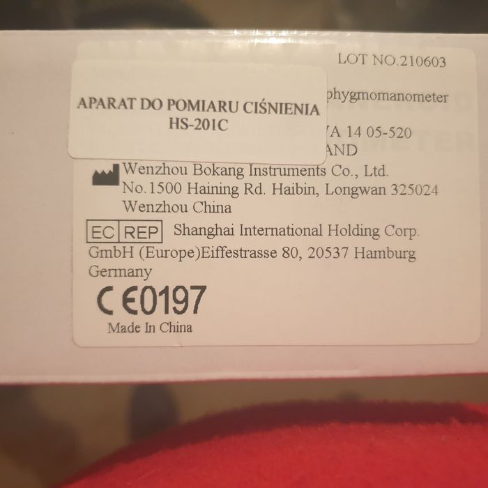 Ciśnieniomierze i termometry.