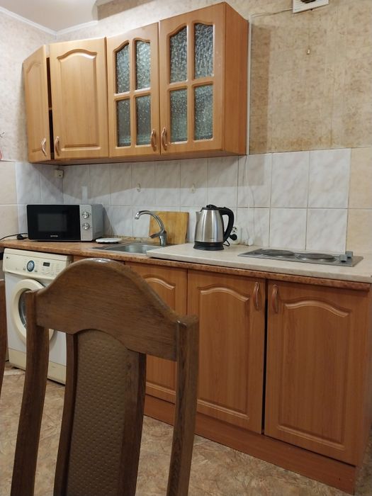 СВОБОДНА ! БЕЗ ПОСРЕДНИКОВ.  2 КОМ.Квартира-студия на "Дружбе народов"