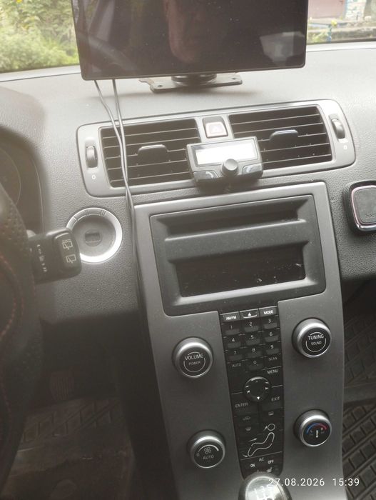 Автомобіль  volvo v50