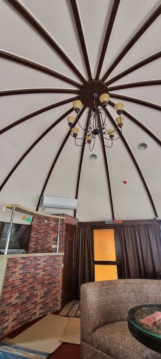 Продаються комерційні приміщення.