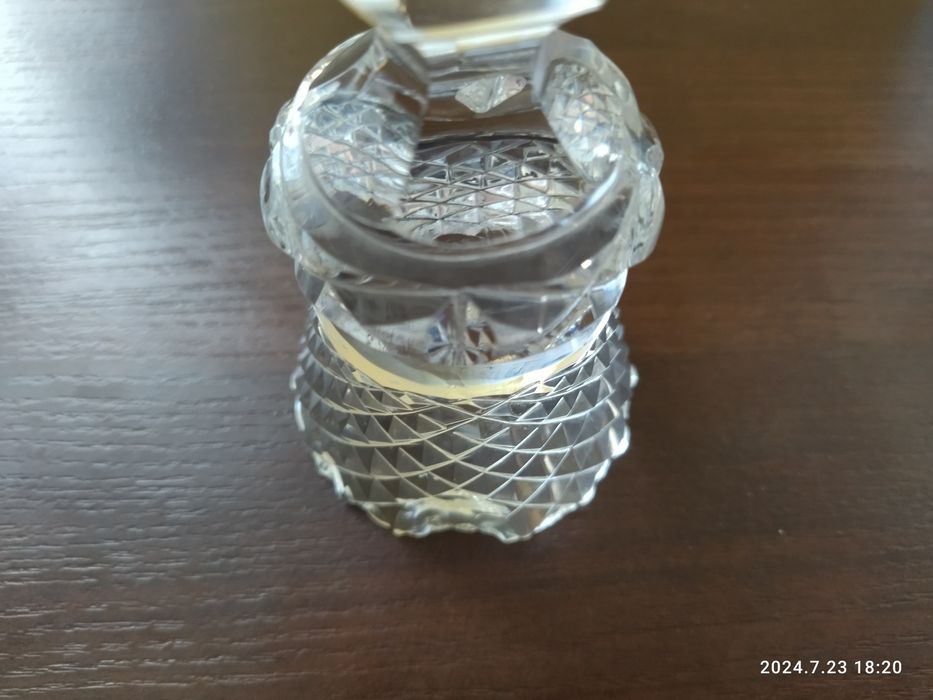 Kryształowa karafka