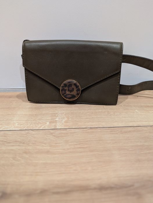 Сумка на пояс або клатч Bershka